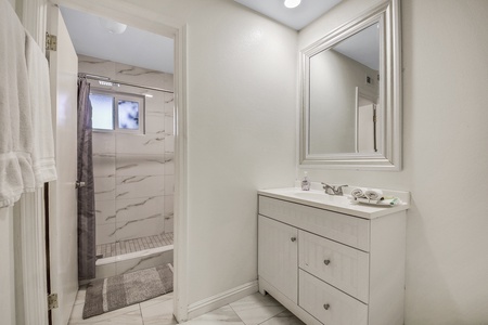 25 MASTER BATH FULL SIZE