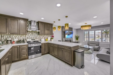 13 KITCHEN FULL_