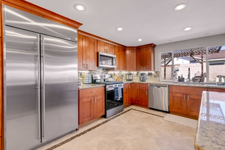 08 KITCHEN FULL