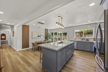 09 KITCHEN MLS