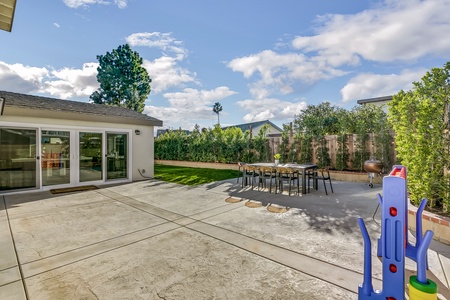 38 BACKYARD FULL