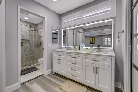 31 MASTER BATH FULL_