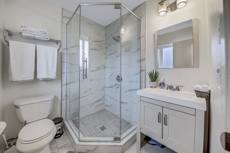 16 BATHROOM FULL SIZE