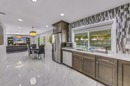 12 KITCHEN FULL_