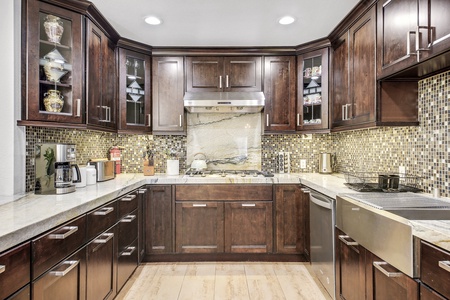 23 KITCHEN FULL SIZE