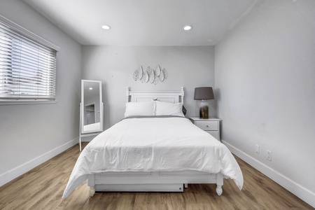 18 BEDROOM FULL SIZE