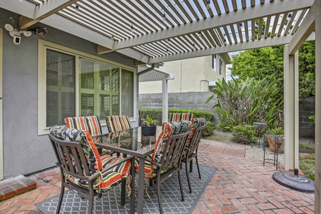 32 PATIO FULL