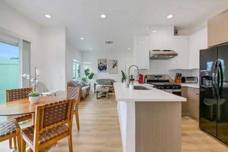 14 KITCHEN MLS