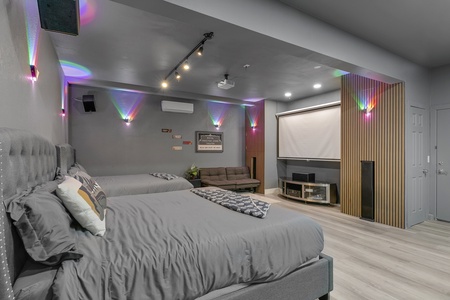 21 BEDROOM FULL