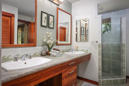 Shared Upstair Bathroom