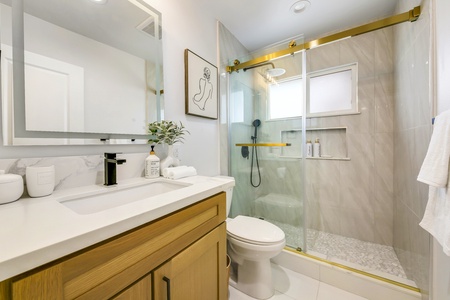 21 BATHROOM MLS
