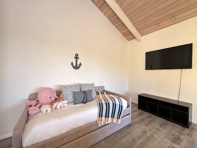 Day Bed in Master Bedroom