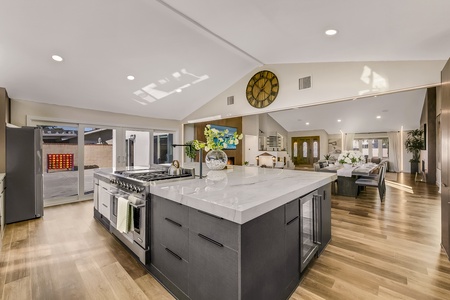 16 KITCHEN FULL