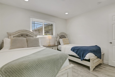 22 BEDROOM FULL