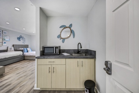 37 KITCHENETTE MLS