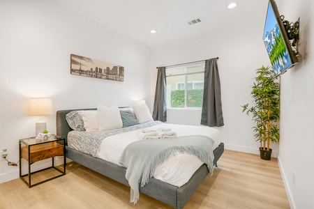 21 MASTER BED MLS