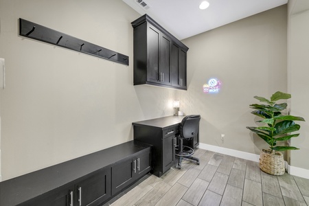 20 MUDROOM FULL