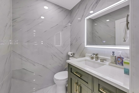 21 POWDER ROOM FULL_
