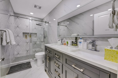 22 BATHROOM FULL_