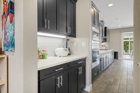 19 KITCHEN FULL