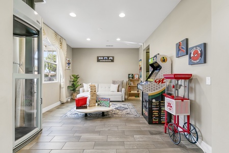04 GAME ROOM FULL
