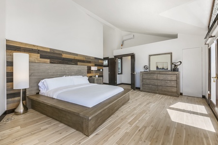 30 MASTER BED FULL SIZE