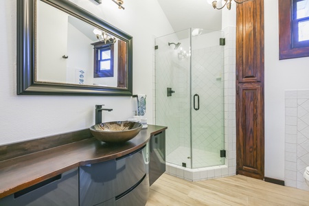 31 MASTER BATH HIS FULL SIZE