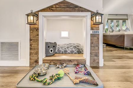04 DOG HOUSE FULL