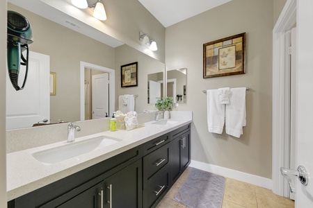 31 BATHROOM FULL