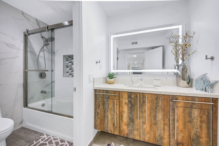 23 BATHROOM FULL SIZE