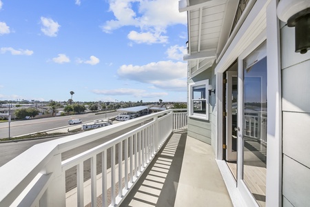 36 MASTER BALCONY FULL SIZE