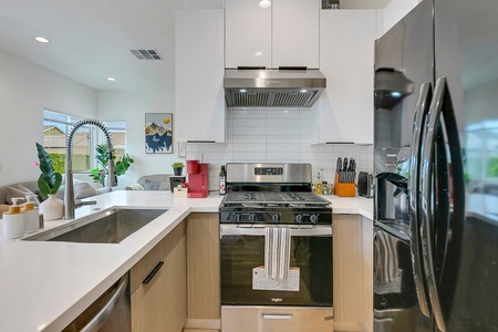11 KITCHEN MLS