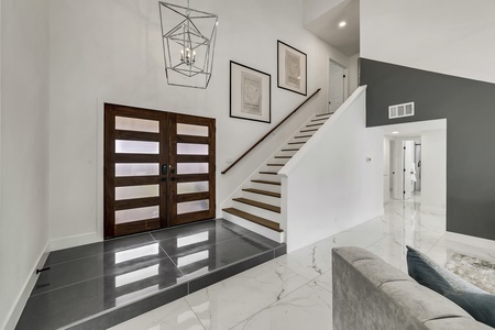 01 FOYER FULL