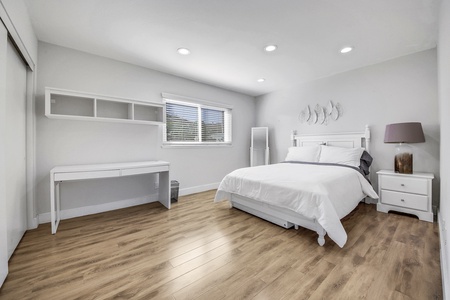 17 BEDROOM FULL SIZE
