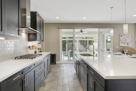 18 KITCHEN FULL