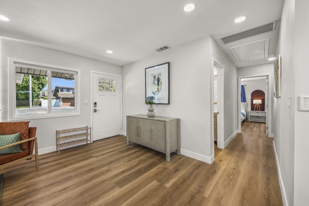 AN8-ST1 - Anaheim Entertainment Family Home W/ Hot tub