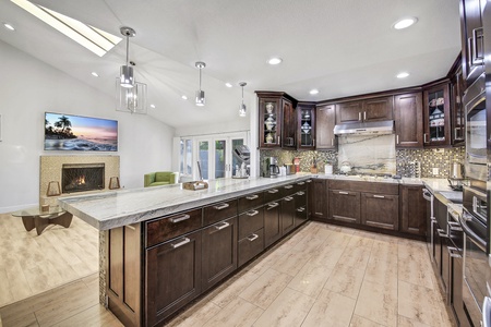25 KITCHEN FULL SIZE