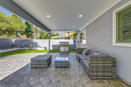 33 PATIO FULL_