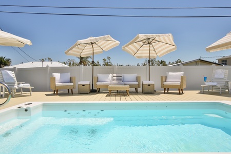 Sparking Clear SwimSpa with Lounging Area