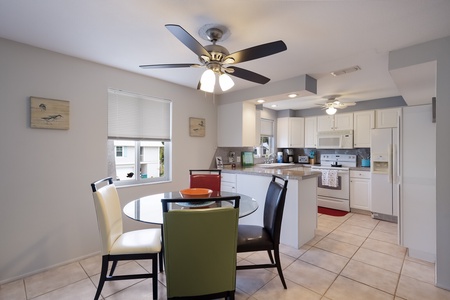 Dining Room - Enjoy moments together in the open space