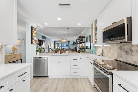 Kitchen Ample kitchen space for cooking