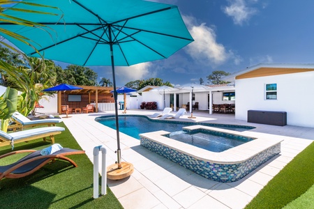 Gorgeous Backyard For Ultimate Relaxation