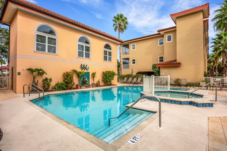 Pool Heated pool & spa directly across from the unit