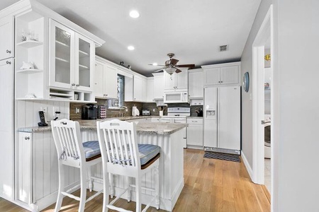 Kitchen Bar Area