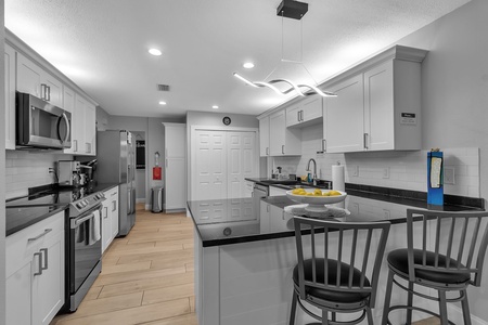 Shared Kitchen With Updated Appliances