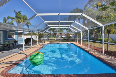 Oversized heated pool Oversized pool - newly resurfaced!