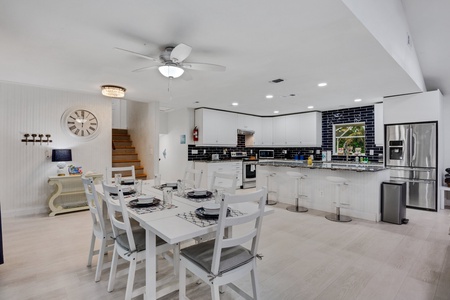 Dining Room Large table for family meals