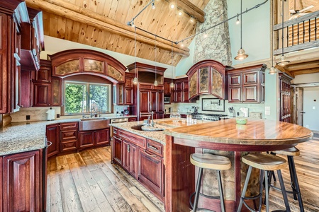 Sophisticated Gourmet Kitchen with Impeccable Detailing