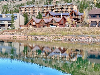 Stay Steps from the Lake and Park – Unbeatable Location!