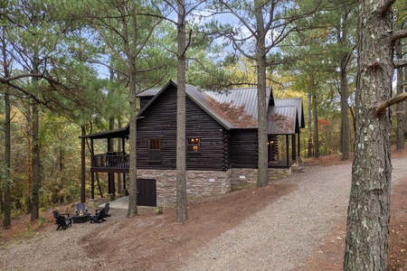 Escape to the enchanting wilderness of House Wolf Lodge, a private cabin nestled on 3 acres of secluded natural beauty.